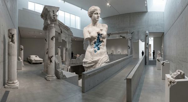 Explorez l'univers fascinant de l'art et de l'architecture de Daniel Arsham