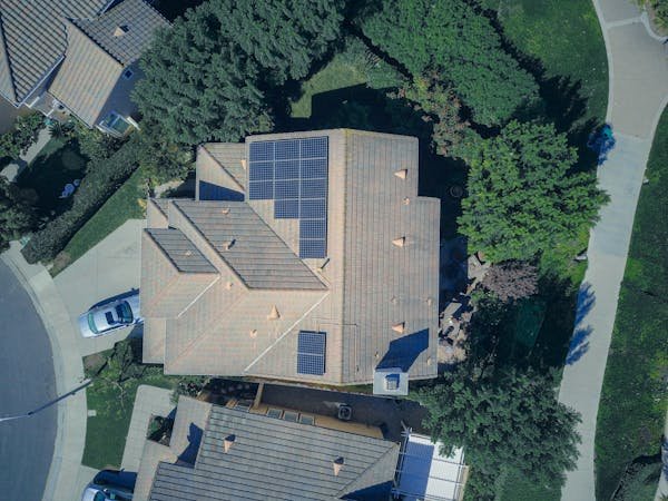 Rénovation d'ampleur : transformez votre maison avec l'énergie solaire